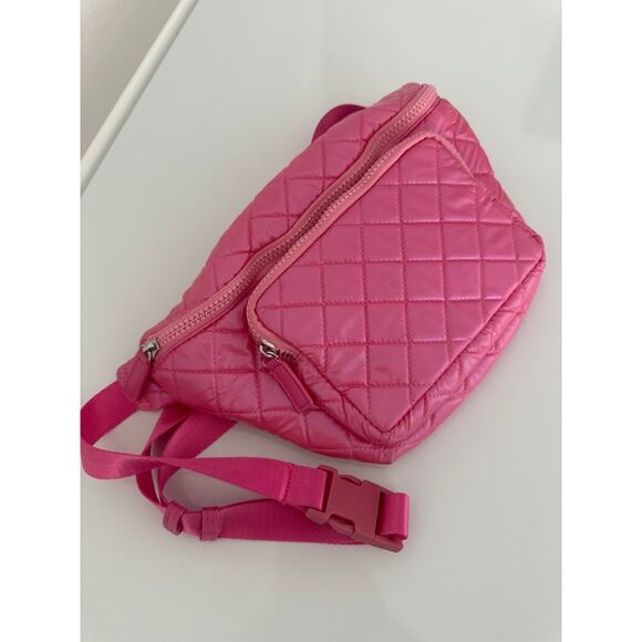 Pink lily cross body Fanny bag - Picture 2 of 8